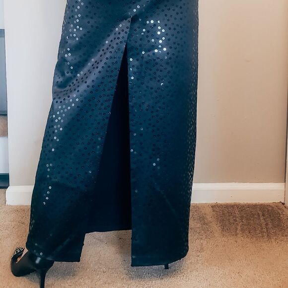 HOST PICK 🎊 Sequins Maxi Skirt - Picture 5 of 9